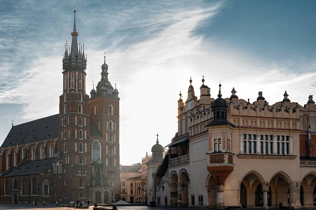 St. Mary's Basilica and the Cloth Hall on the Main Market Square